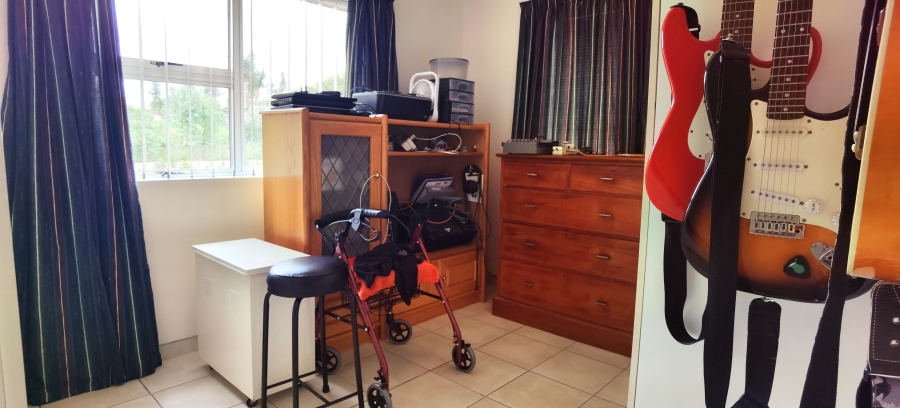 3 Bedroom Property for Sale in Hartenbos Central Western Cape